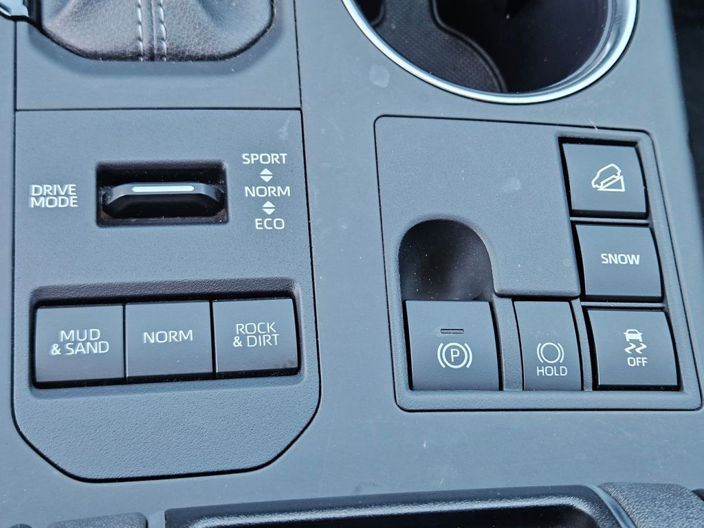 Used Car 2024 Toyota Highlander  Le For Sale Under $35,000 In San Marcos, Texas