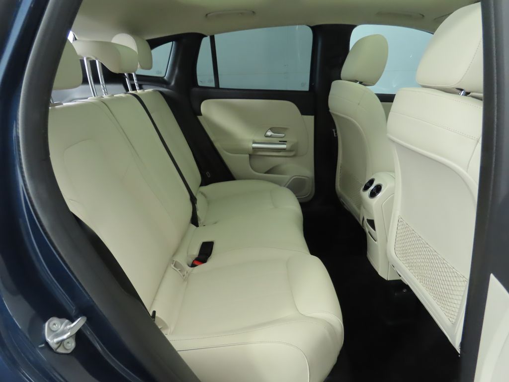 Thumbnail: 2021 Mercedes-Benz GLA - 22