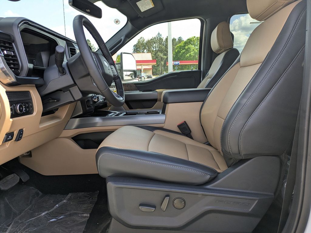2026 Ford F-350 Super Duty LARIAT