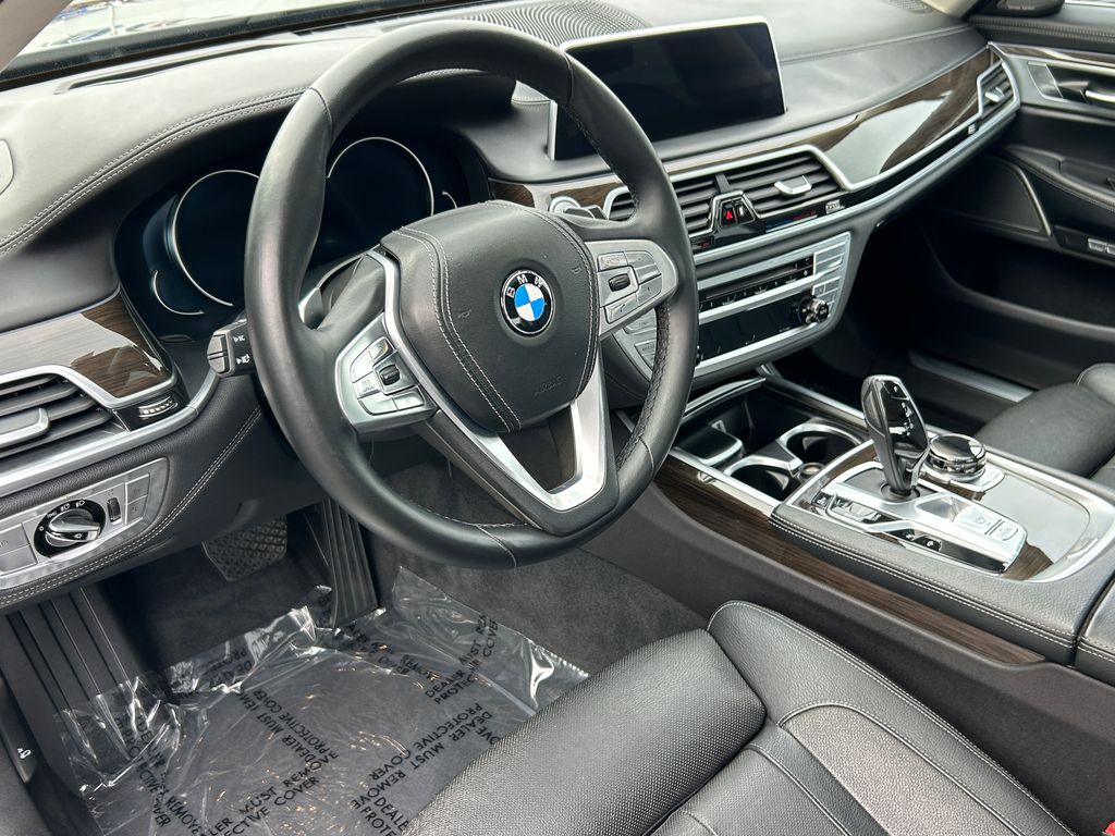 Thumbnail: 2018 BMW 7 Series - 13