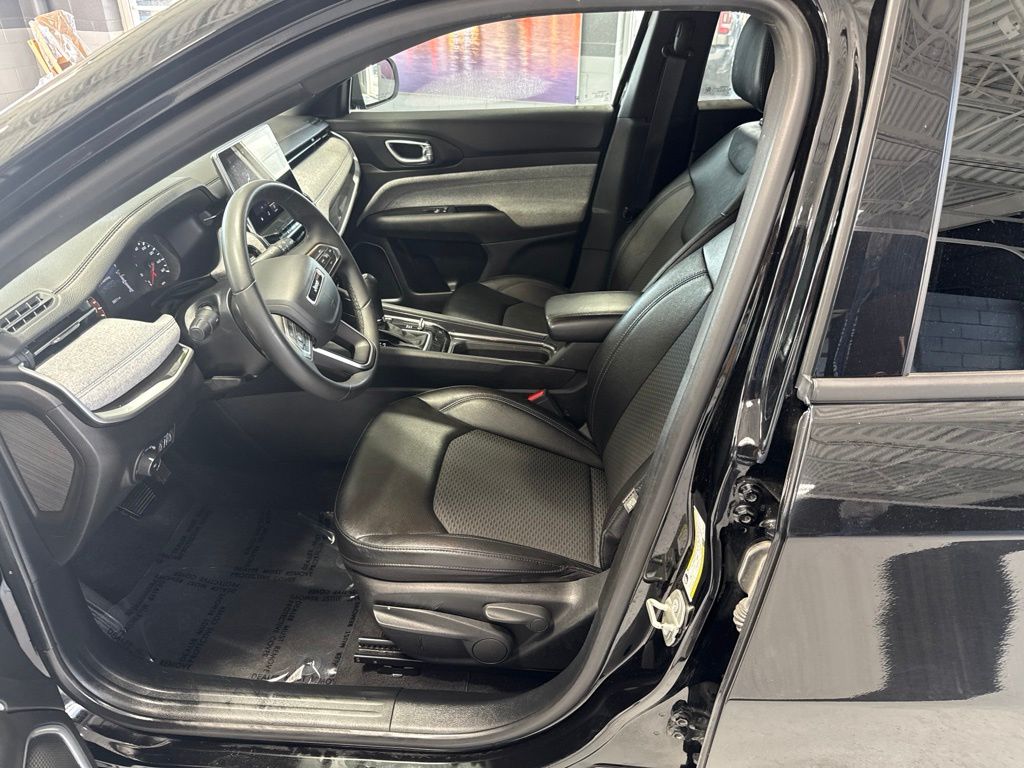 Used 2024 Black Jeep Latitude image 14
