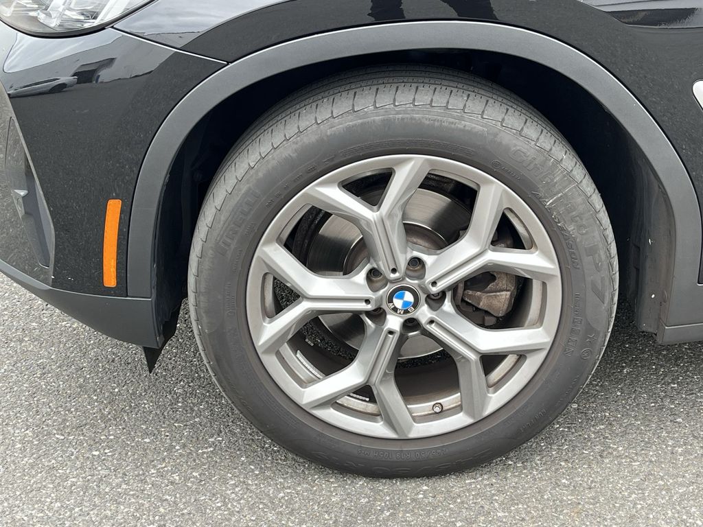 Thumbnail: 2023 BMW X4 - 10