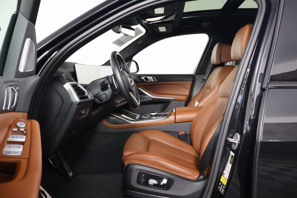2023 BMW X7 M60i 10