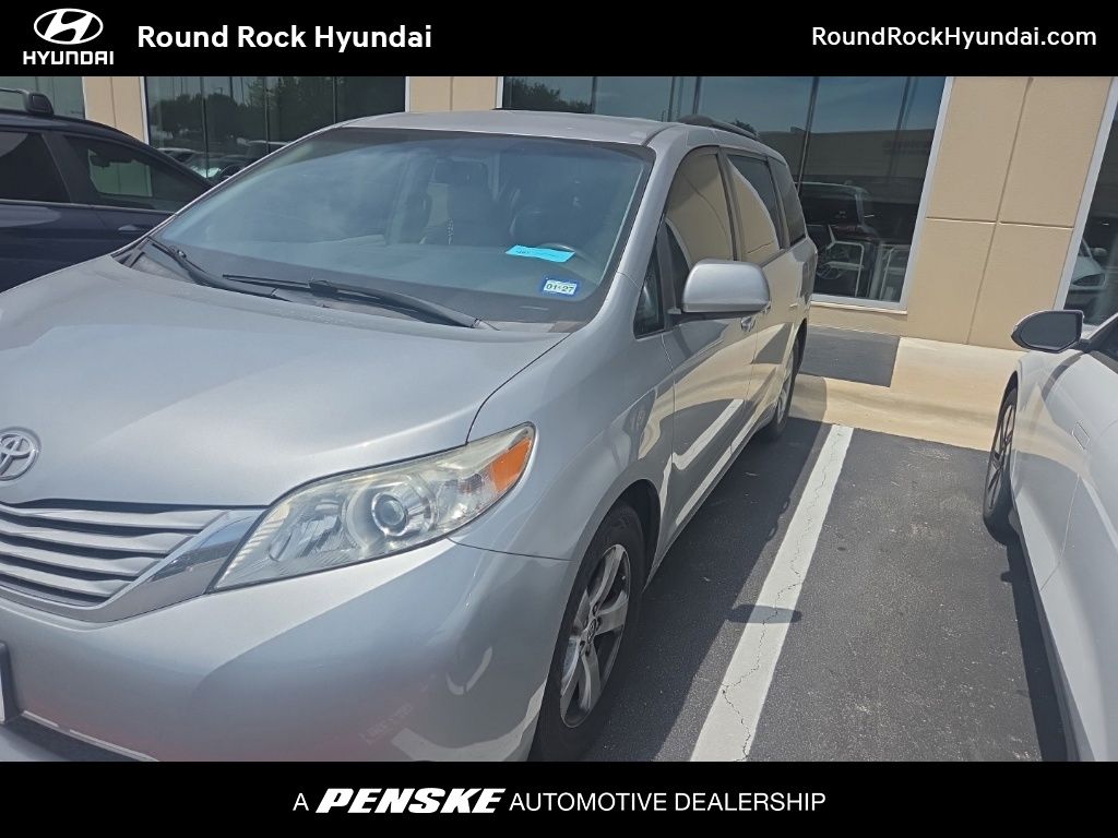 2017 Toyota Sienna LE -
                  Round Rock, TX