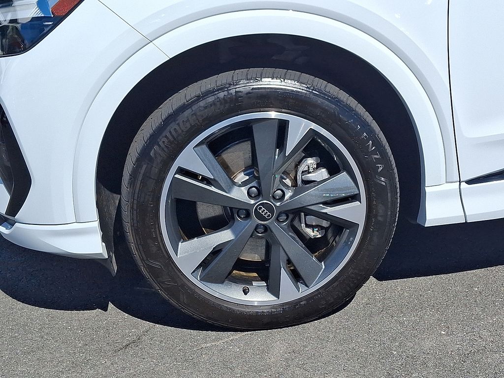 Thumbnail: 2024 Audi Q4 e-tron - 8