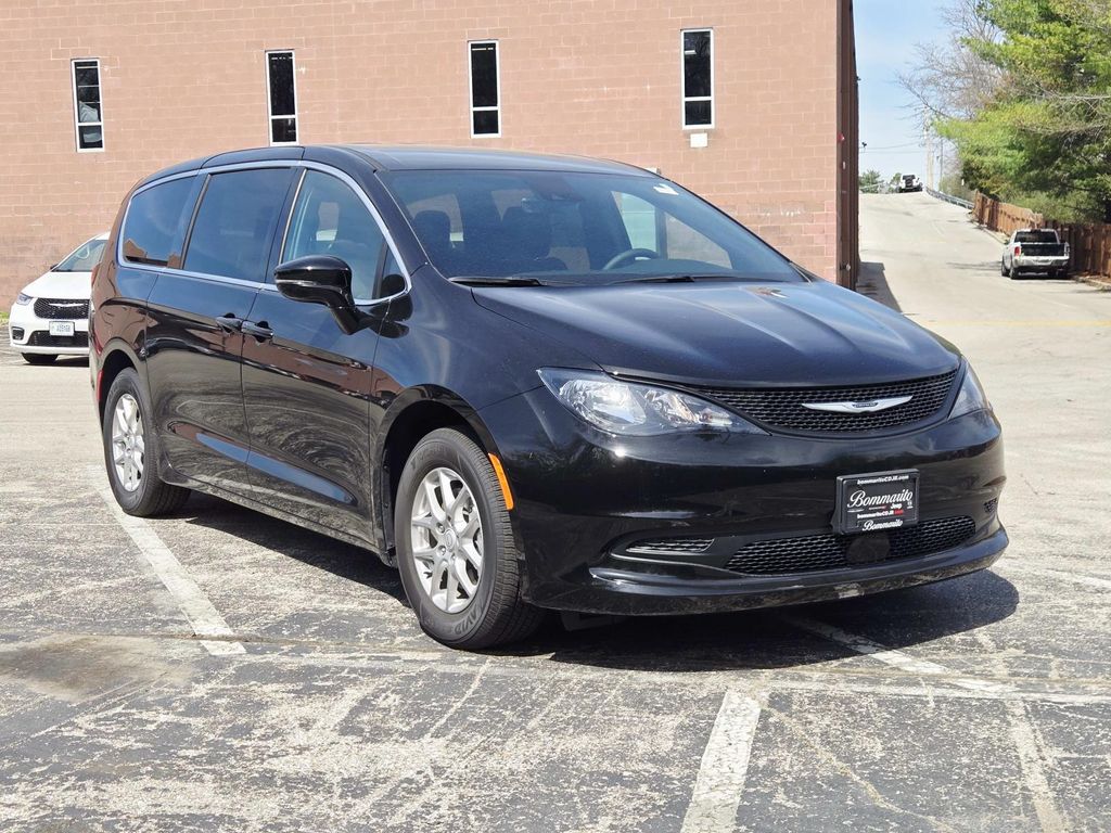 2026 Chrysler Voyager LX FWD