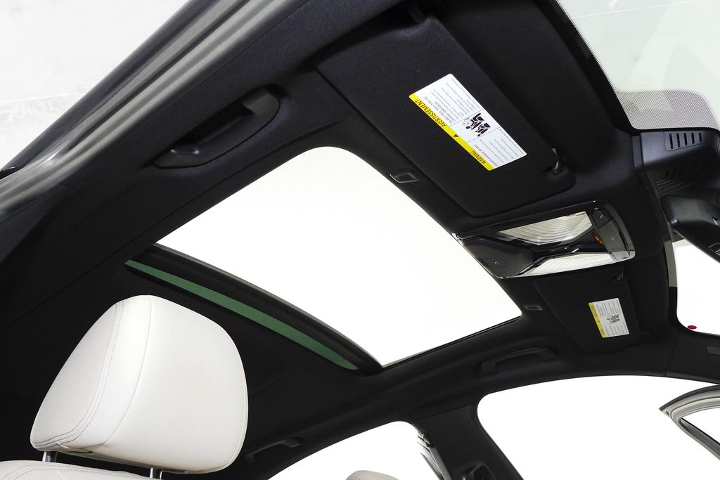 Thumbnail: 2021 BMW 5 Series - 18