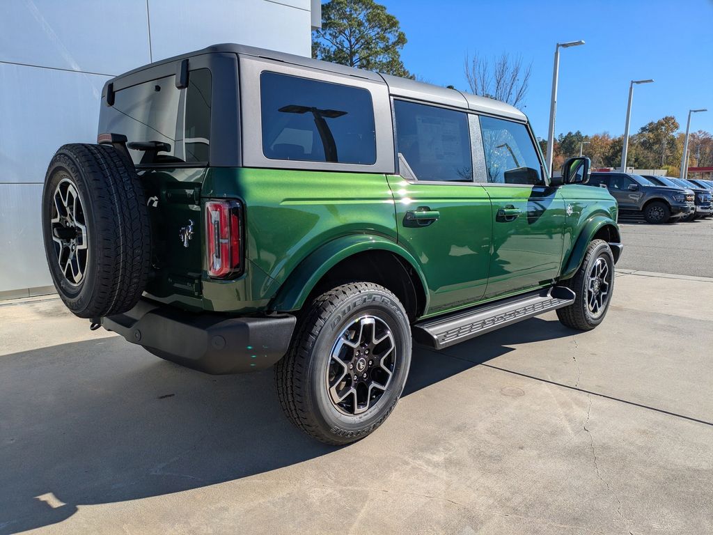 2025 Ford Bronco Outer Banks