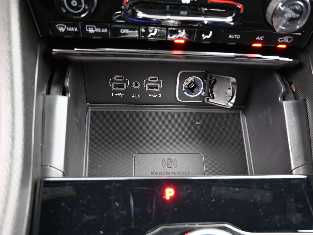 New 2025 Velvet Red Pearlcoat Jeep Laredo image 21