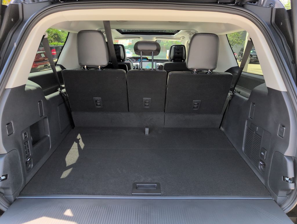 New 2026 Black Ford Platinum image 30