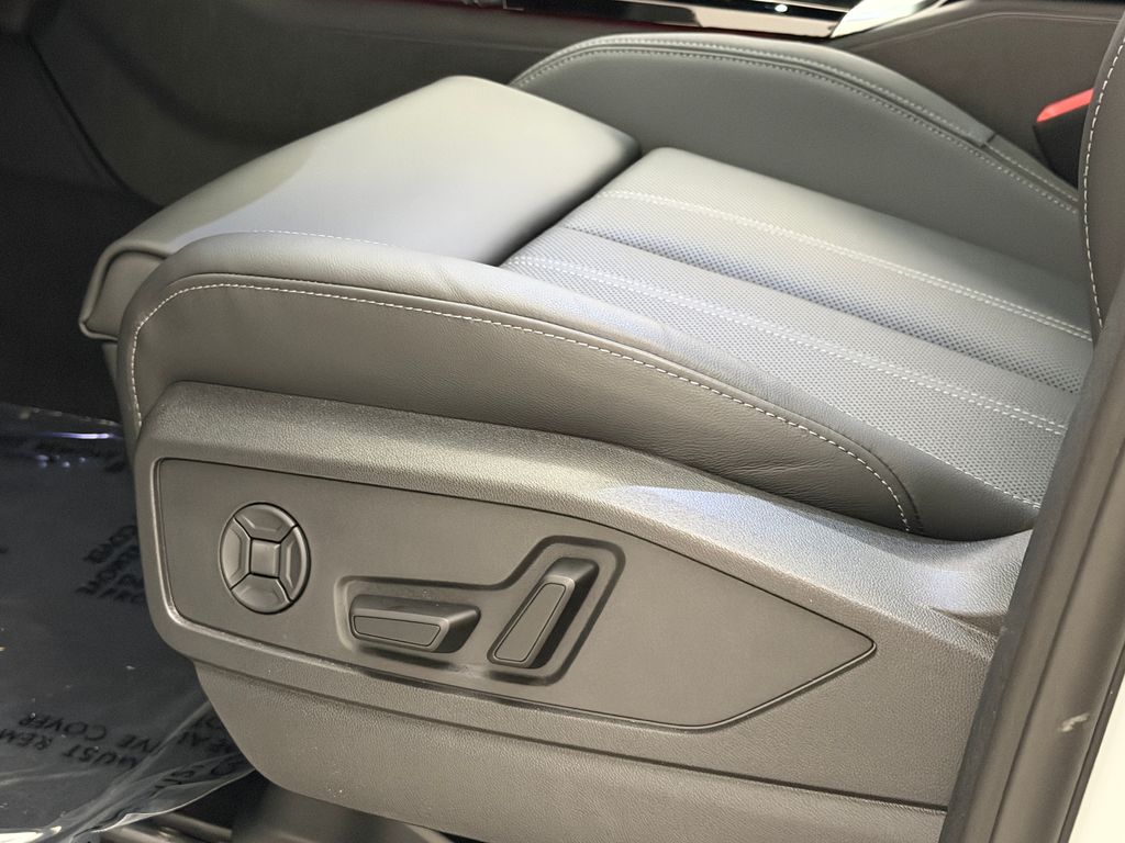 Thumbnail: 2026 Audi Q5 - 27
