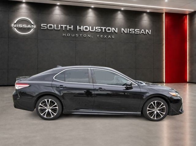 2020 Toyota Camry SE Black at DeMontrond Auto Country