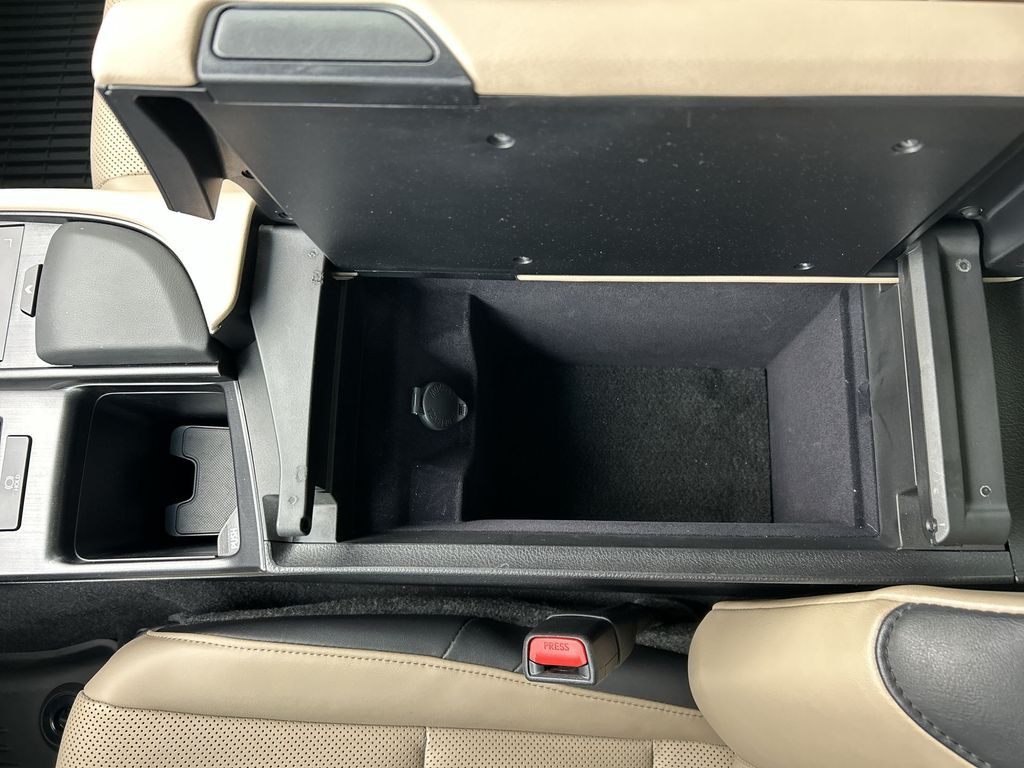 Thumbnail: 2021 Lexus ES - 18