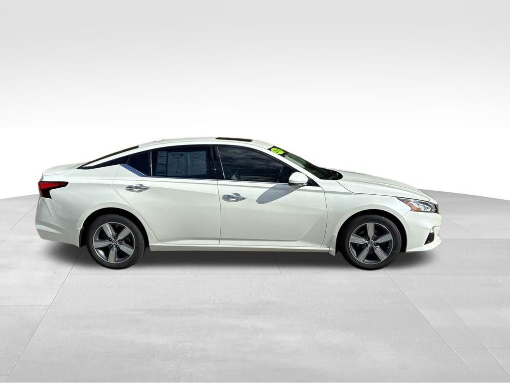2019 Nissan Altima 2.5 SL White at Bob Ruth Ford