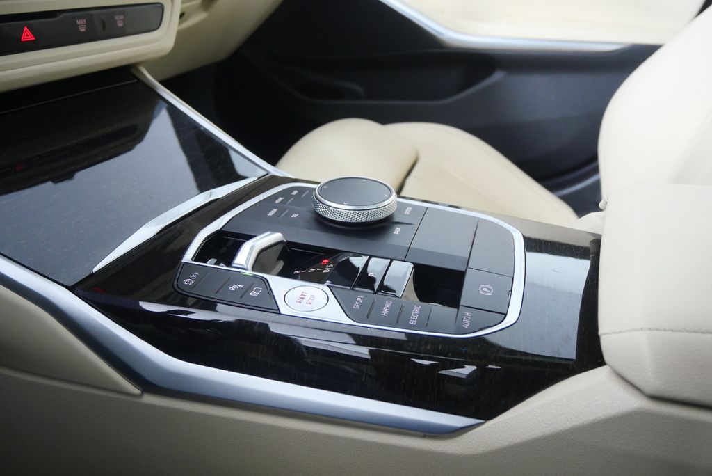 Thumbnail: 2023 BMW 3 Series - 24