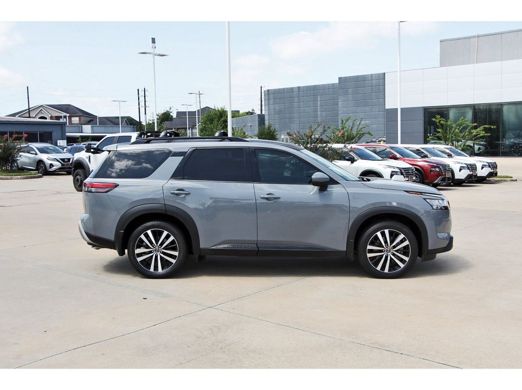 2024 Nissan Pathfinder Platinum Gray at North Houston Mitsubishi