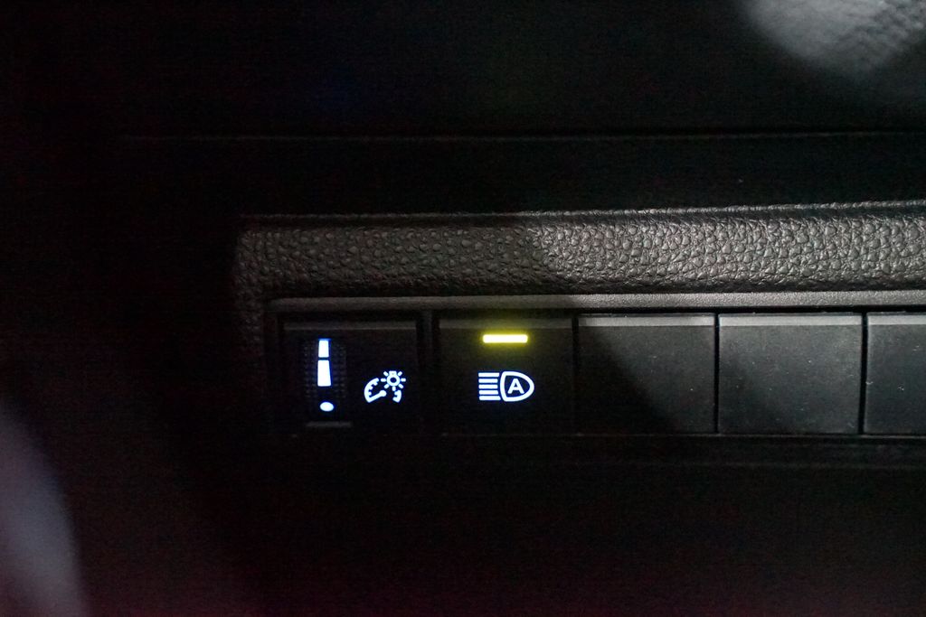 Thumbnail: 2022 Toyota Corolla - 23