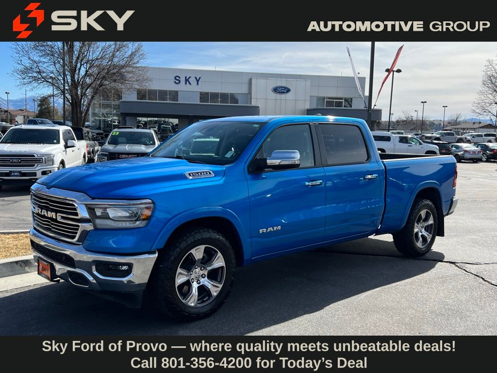 Hydro Blue Pearlcoat 2022 RAM 1500 Laramie Crew Cab 4WD Pickup Truck Four-Wheel Drive 8-Speed Automatic