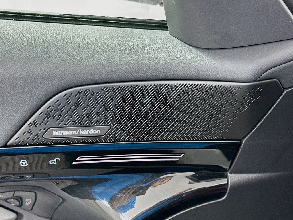 Thumbnail: 2025 BMW 5 Series - 19