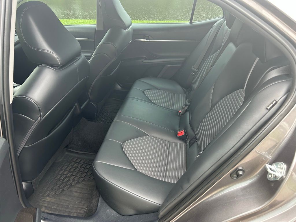 2022 Toyota Camry SE 13