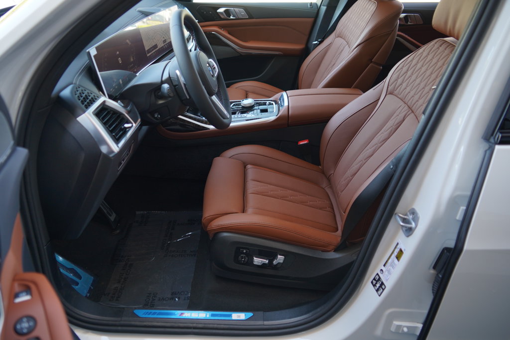 Thumbnail: 2027 BMW X7 - 13