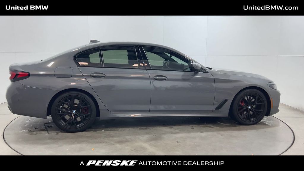 Thumbnail: 2022 BMW 5 Series - 9
