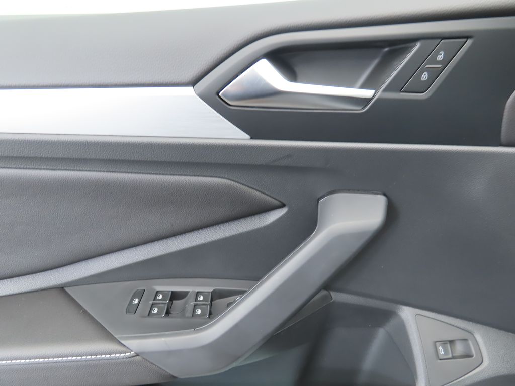 Thumbnail: 2025 Volkswagen Jetta - 24