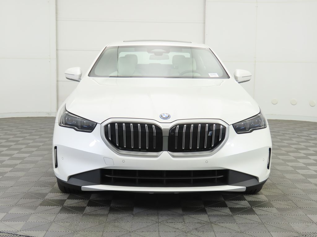 Thumbnail: 2026 BMW i5 - 2