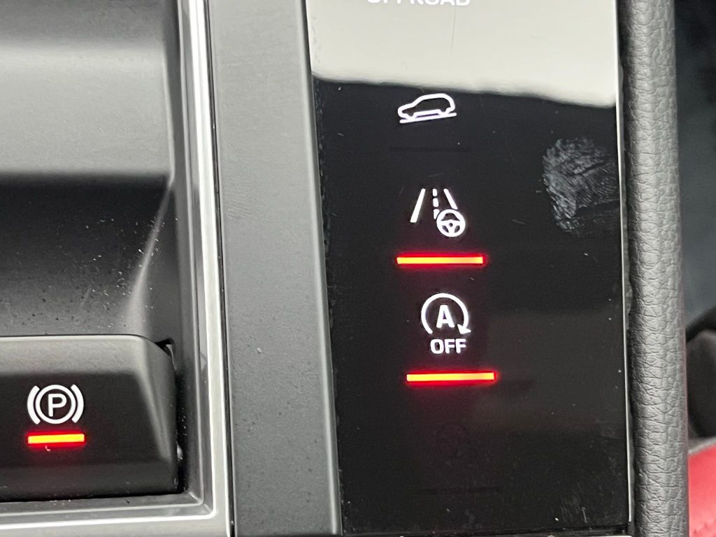 Thumbnail: 2025 Porsche Macan - 19