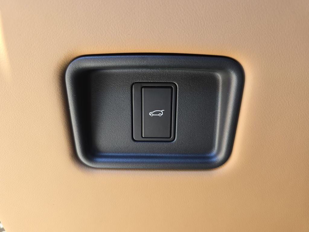 New 2026 Gold Land Rover SE image 27