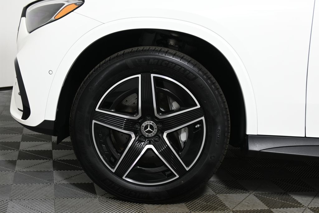 Thumbnail: 2025 Mercedes-Benz GLC - 11