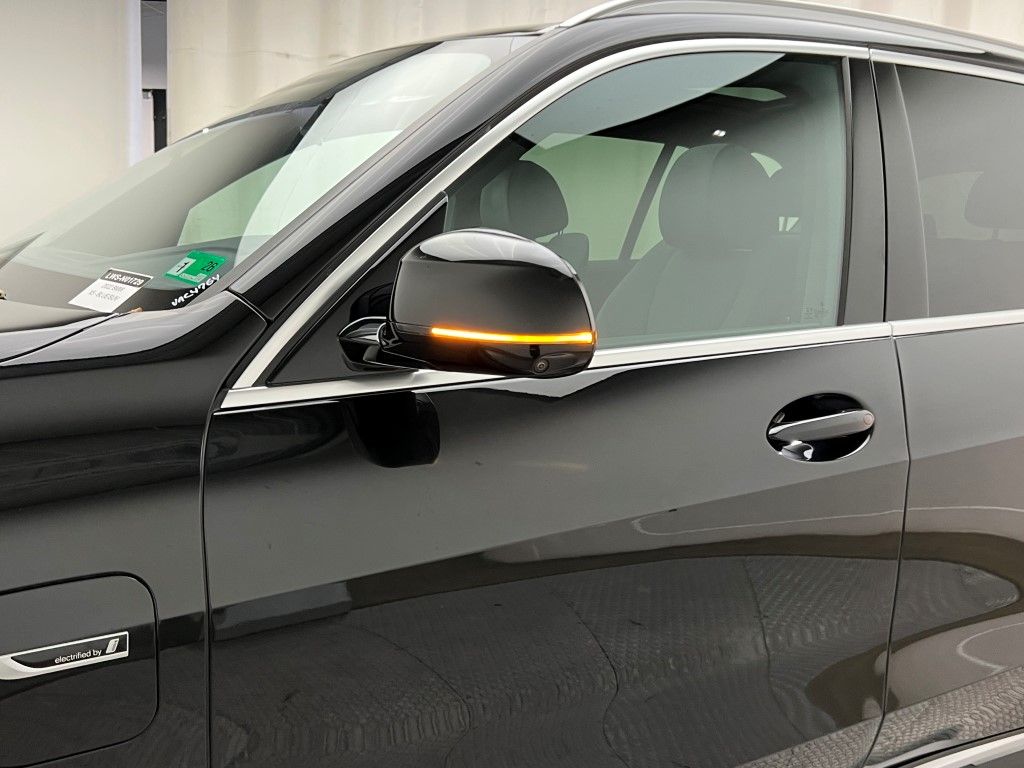 Thumbnail: 2022 BMW X5 - 11