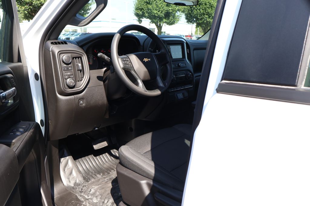 Thumbnail: 2026 Chevrolet Silverado 1500 - 13