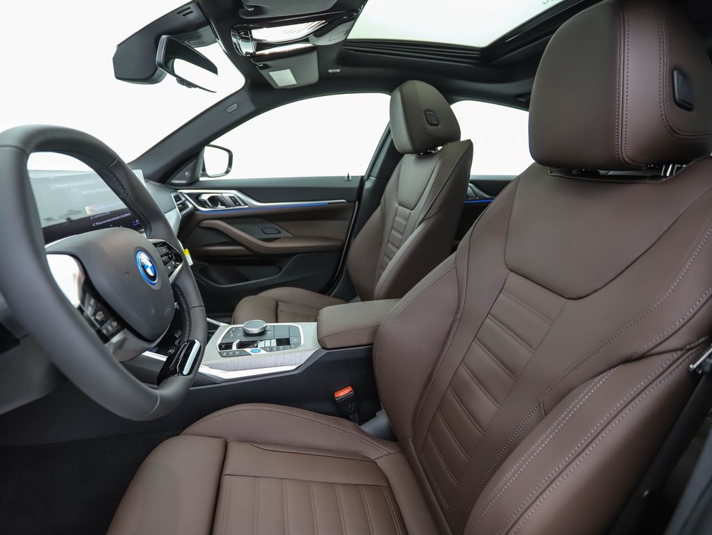 Thumbnail: 2026 BMW i4 - 11