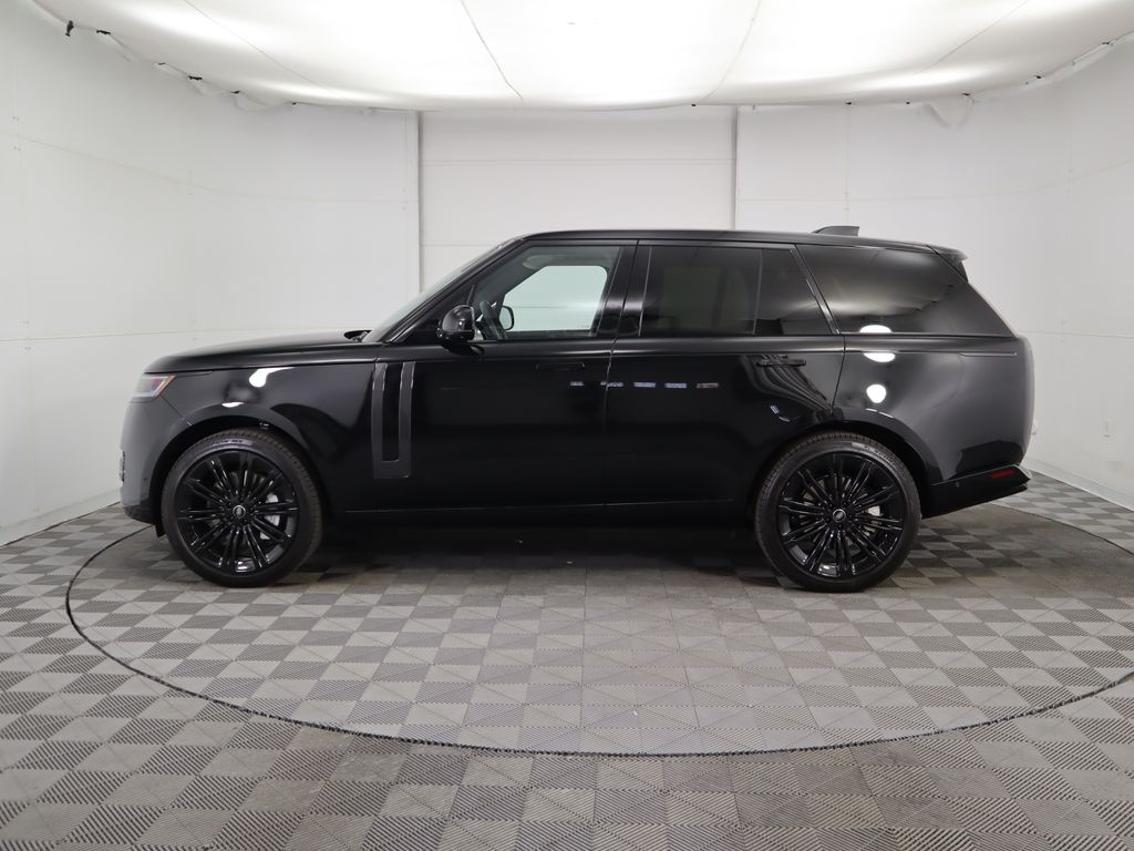 2025 Land Rover Range Rover SE 8