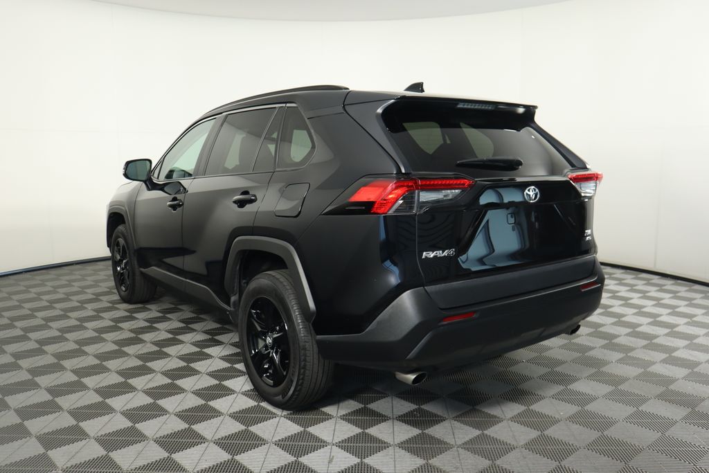 2020 Toyota RAV4 XLE 7