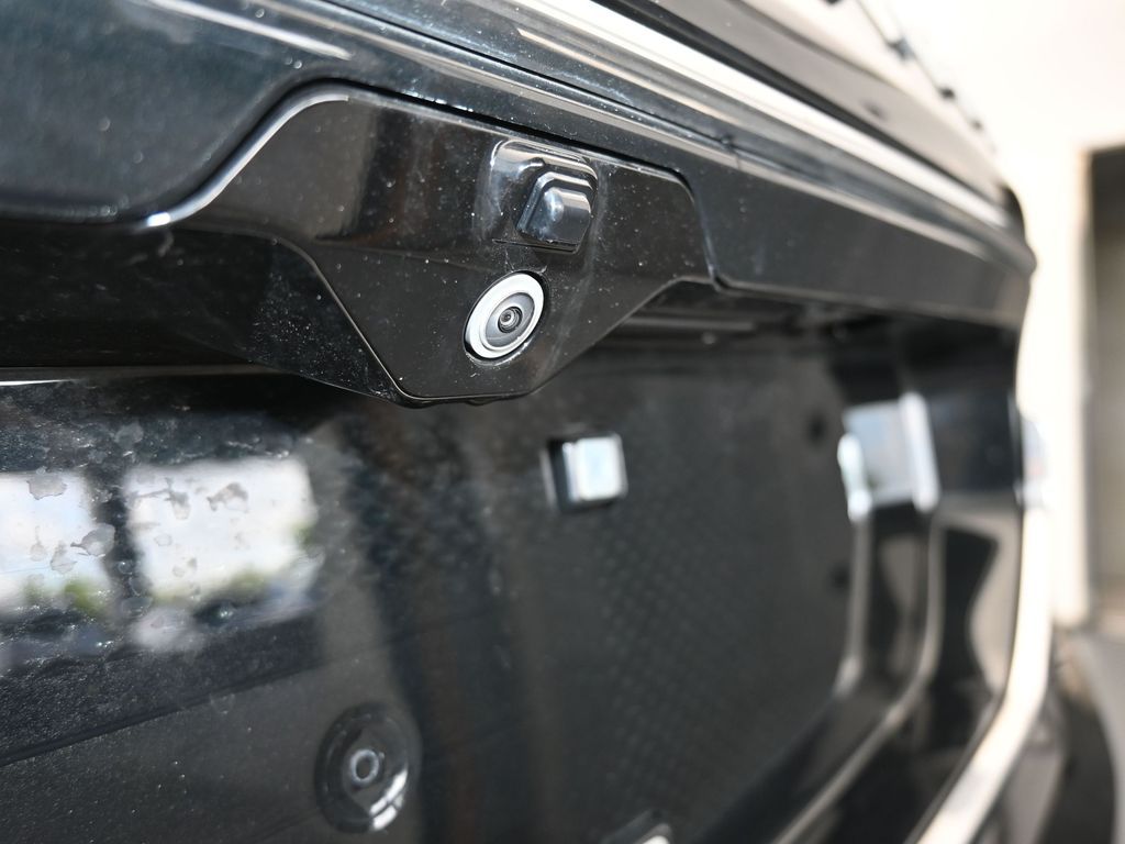 Used 2024 Diamond Black Crystal Pearlcoat Jeep Base image 48