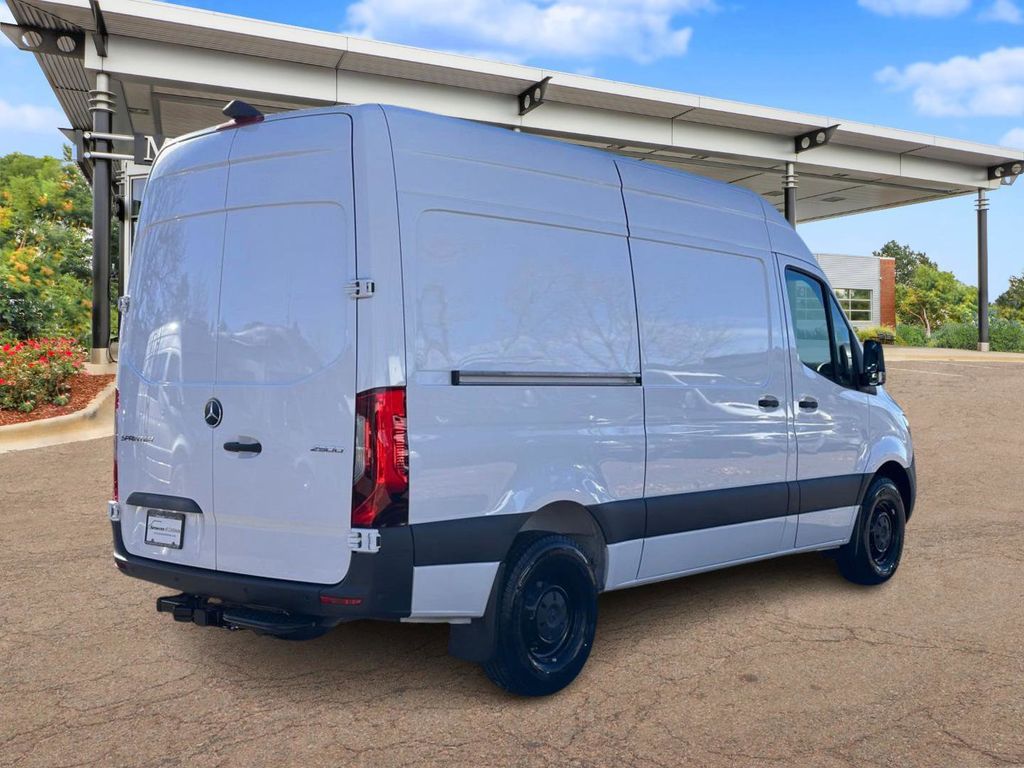 2024 Mercedes-Benz Sprinter 2500 Cargo 144 WB 2