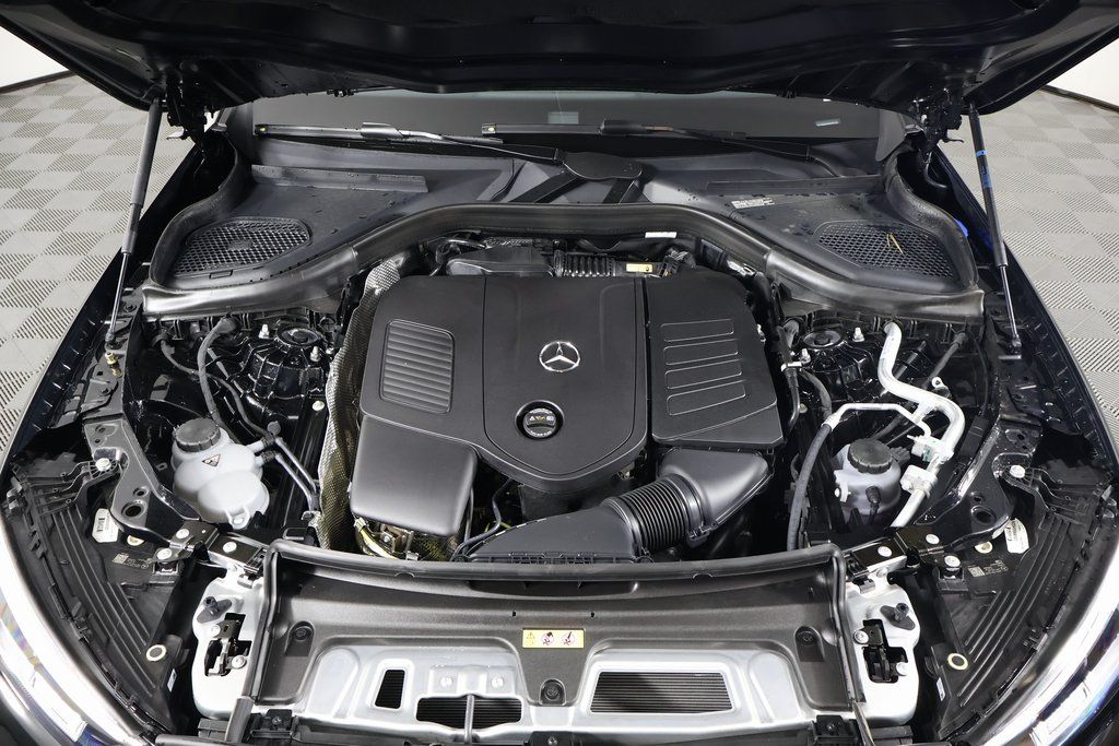 2025 Mercedes-Benz GLC 300 9