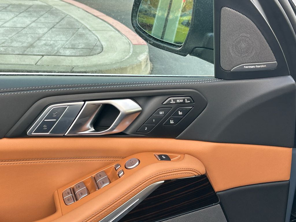 Thumbnail: 2026 BMW X7 - 12