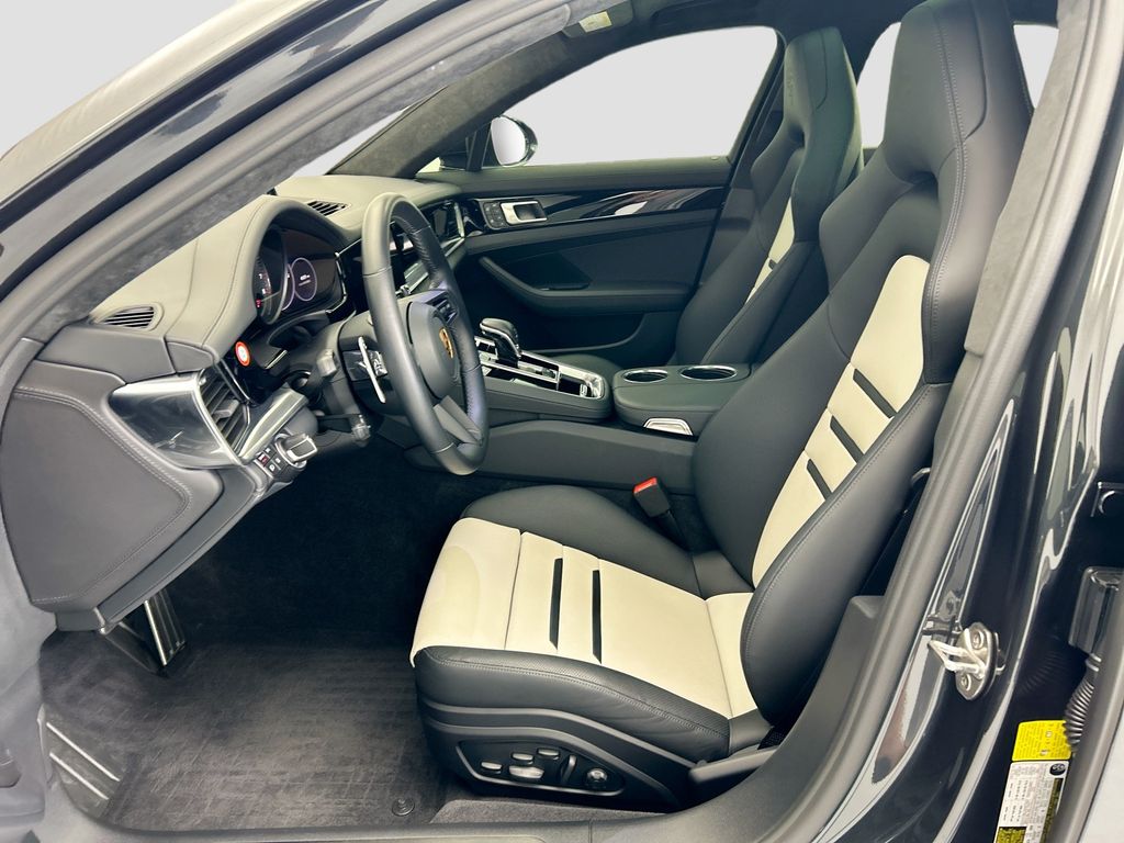 Thumbnail: 2022 Porsche Panamera - 5