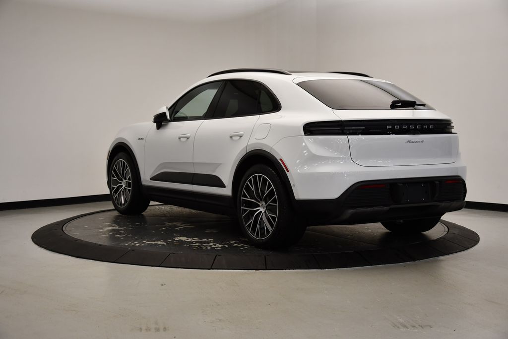 2024 Porsche Macan T 3