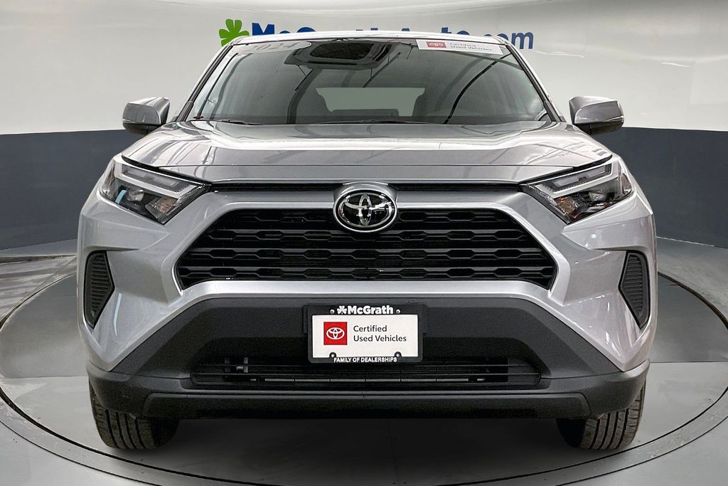 View vehicle photo 4