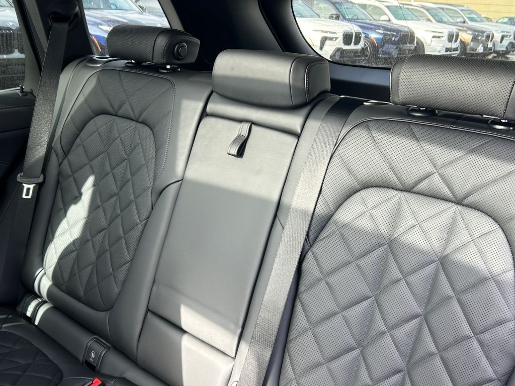 Thumbnail: 2026 BMW X5 - 32