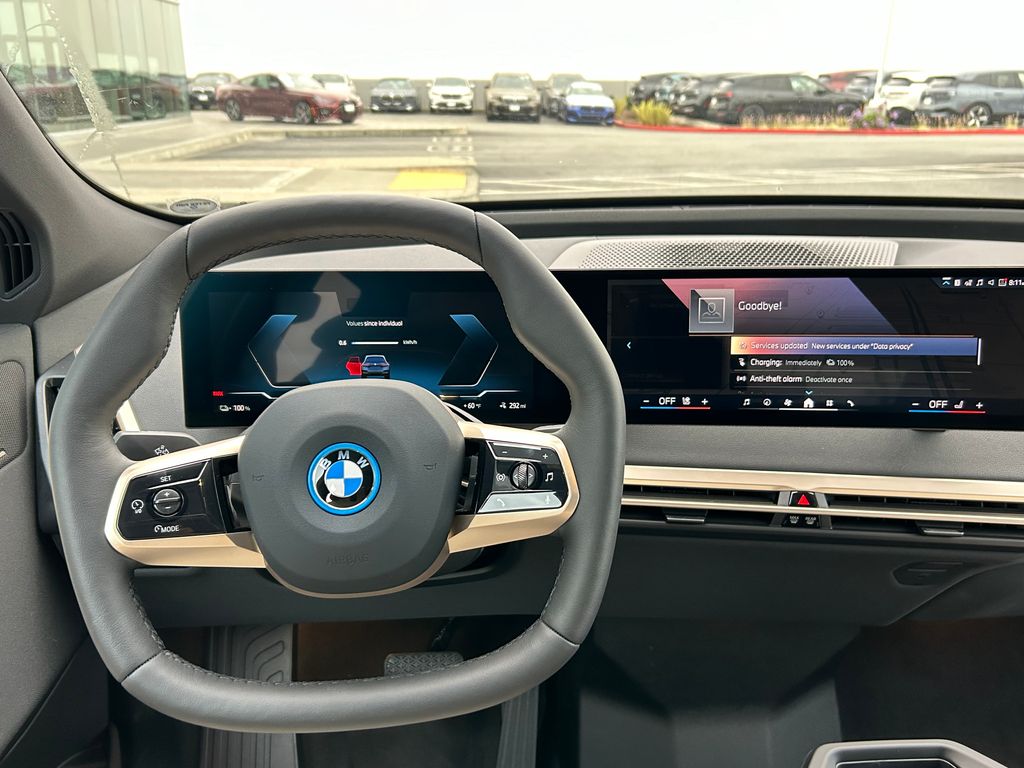 2025 BMW iX xDrive50 18