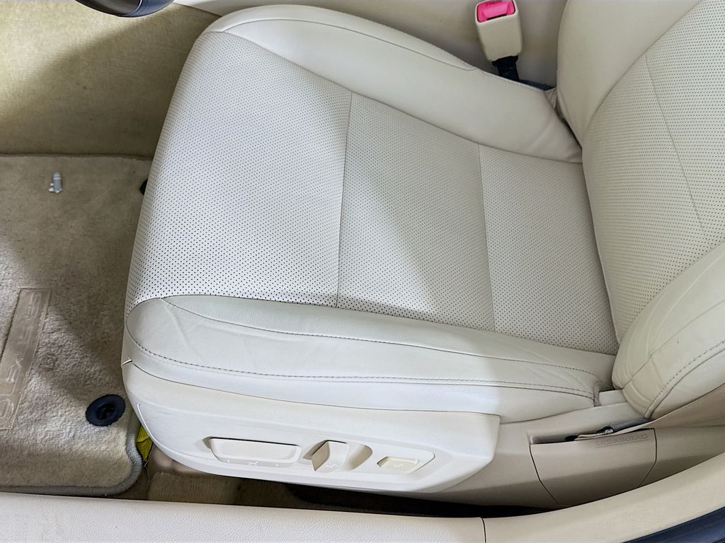 Thumbnail: 2014 Lexus ES - 20