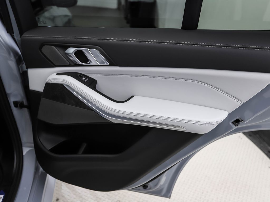 2026 BMW X5 xDrive40i 24