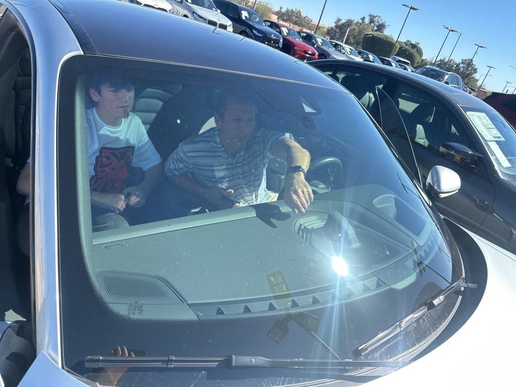 Thumbnail: 2023 Porsche Taycan - 8