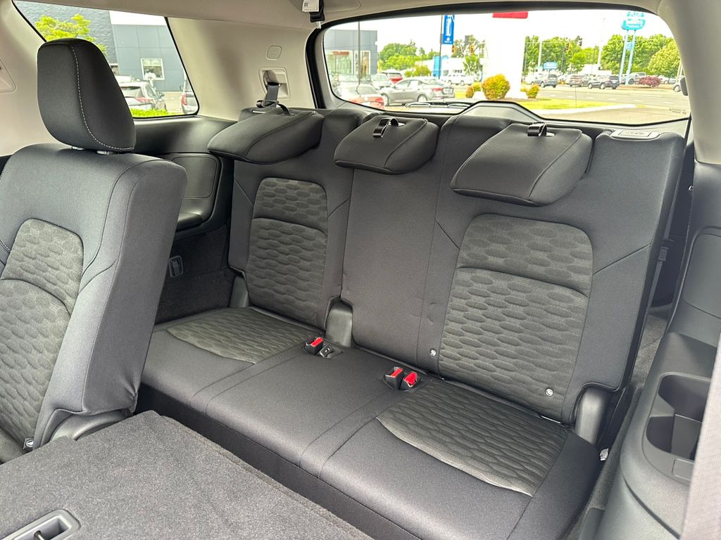 2025 Nissan Pathfinder S