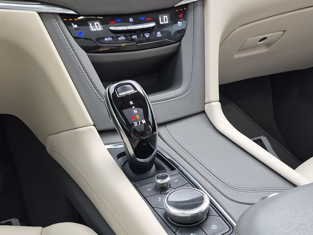 2022 Cadillac XT5 Premium Luxury White at AutoSavvy Houston Northwest